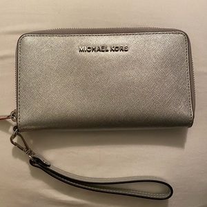 Michael Kors Wristlet Wallet